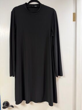Women’s Tiana B Black Long Sleeved Swing Dress